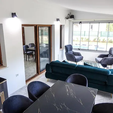 Lejlighed Sk Pool & Sauna Urla