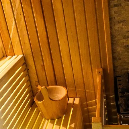 Sk Pool & Sauna *