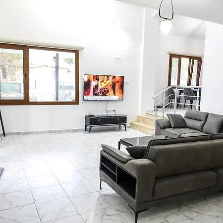 Sk Pool & Sauna Lejlighed Urla